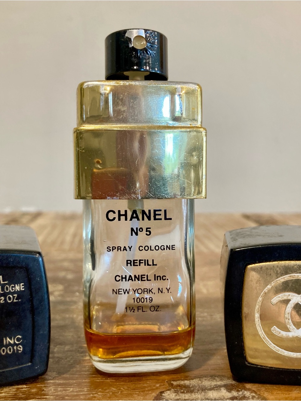 Vintage CHANEL No.5 Spray Cologne Refill Black & Gold Very Poor Condition - Picture 2 of 16